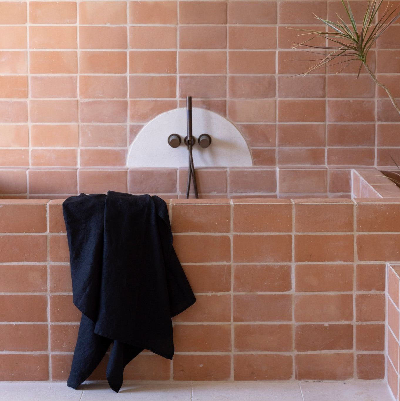 French Linen Towel in Noir Black